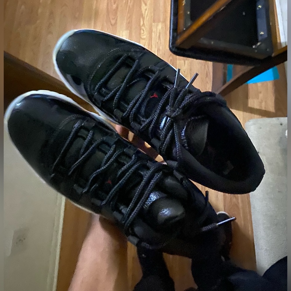 Jordan 11s low